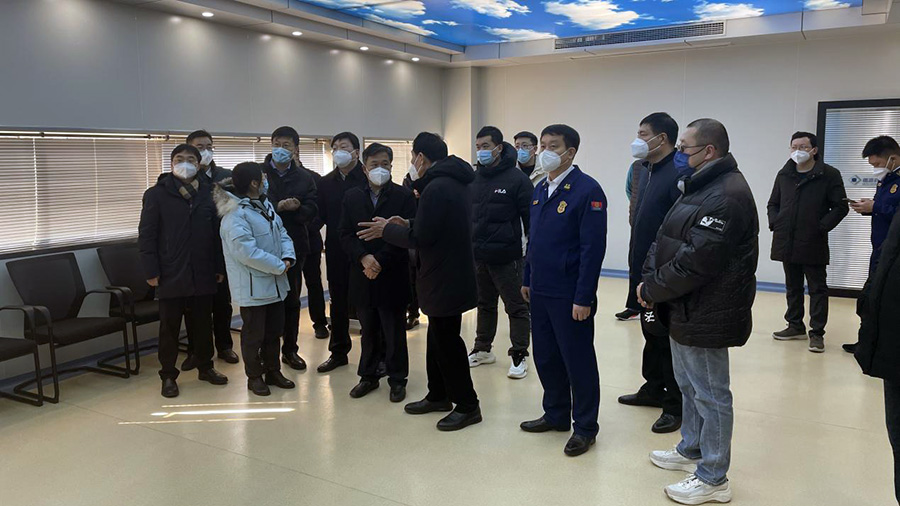 市委常委、常務副市長楊新忠一行來我公司檢查春節(jié)期間安全生產(chǎn)工作